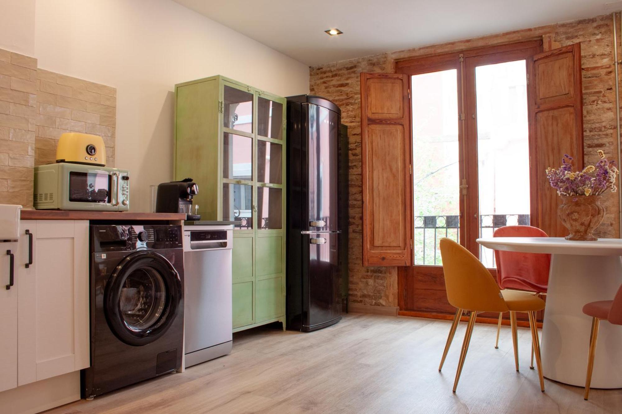 Luxury New 10 Min Walk To The Valencia