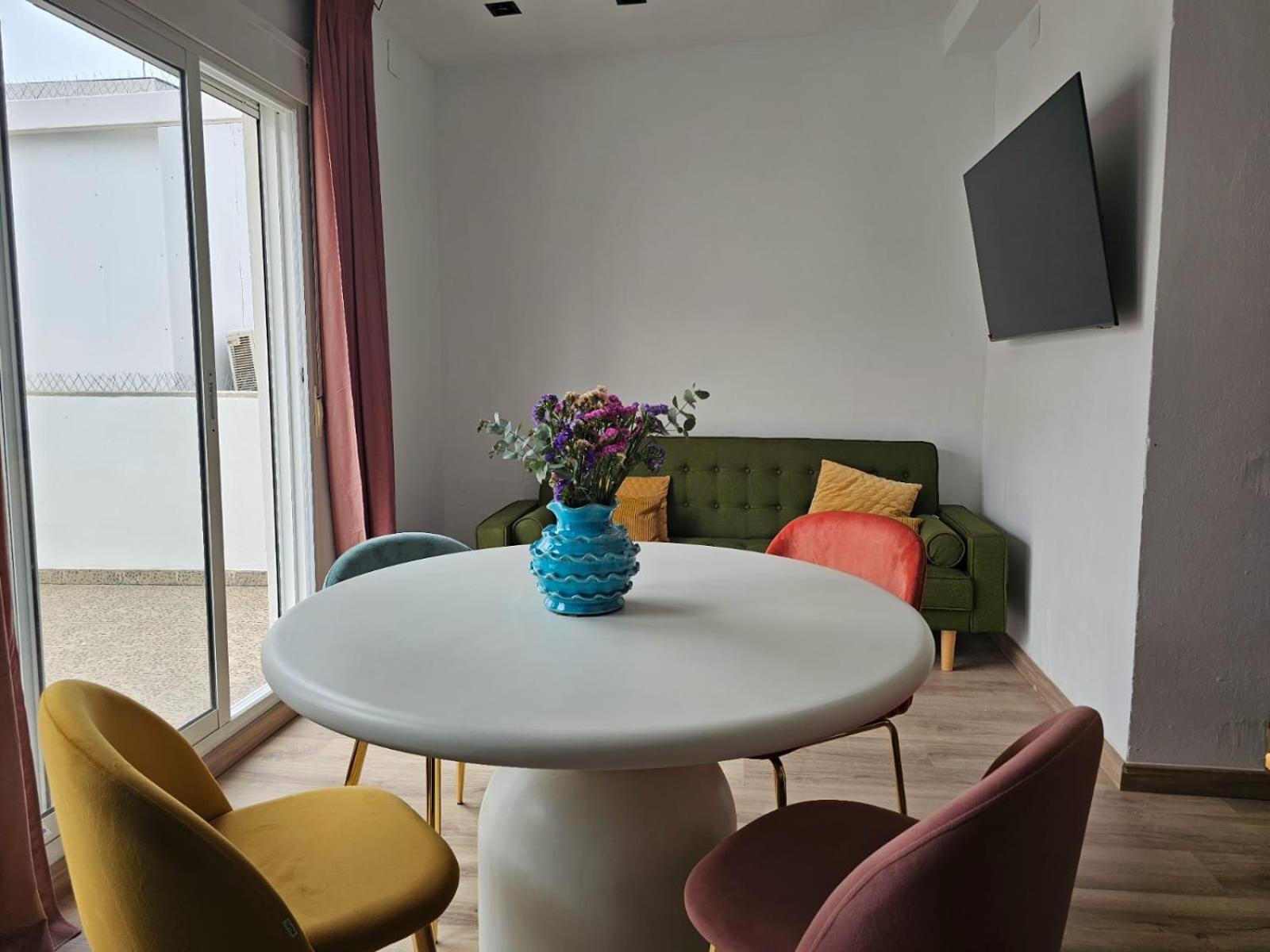 Luxury New 10 Min Walk To The Apartamento *